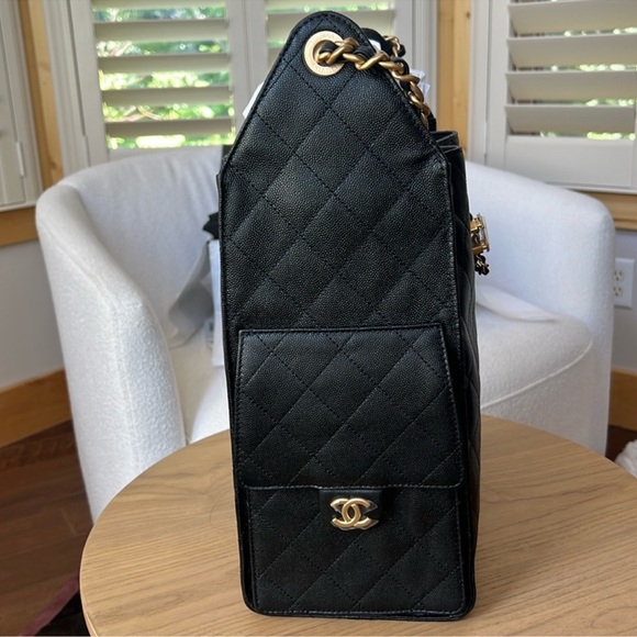NEW✨ Chanel 25 Leather Hobo Bag Medium - Black - Picture 12 of 15